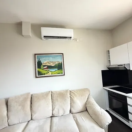 The Sunset Apartment 100M From New Bazaar Free Parking