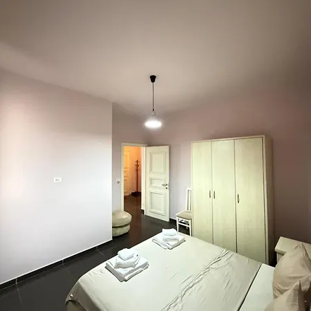 Apartament The Sunset Apartment 100M From New Bazaar Free Parking *