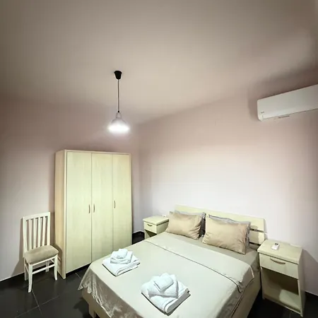The Sunset Apartment 100M From New Bazaar Free Parking Apartament *