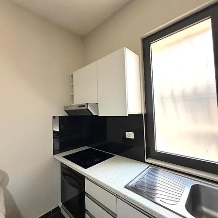 Apartament The Sunset Apartment 100M From New Bazaar Free Parking