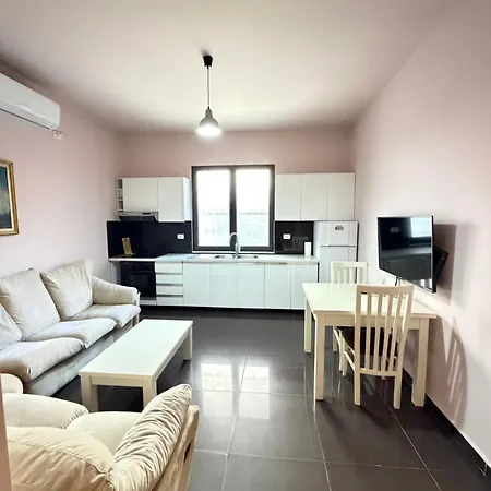 Apartament The Sunset Free Parking 100m From New Bazaar Tirana